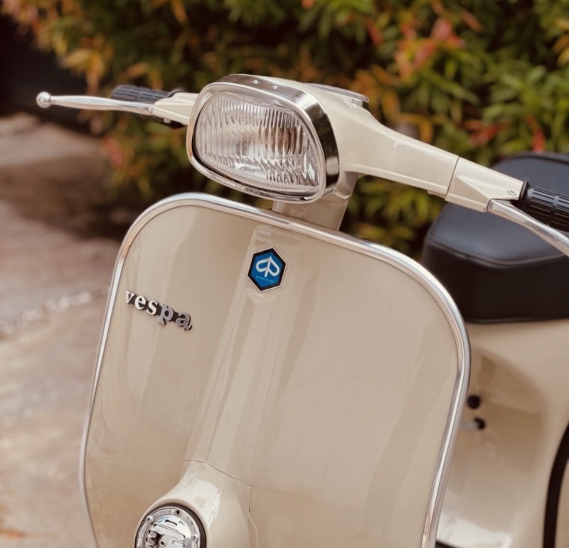 vespa super 1968, restauration complète, certificat piaggio, proche de Dijon 