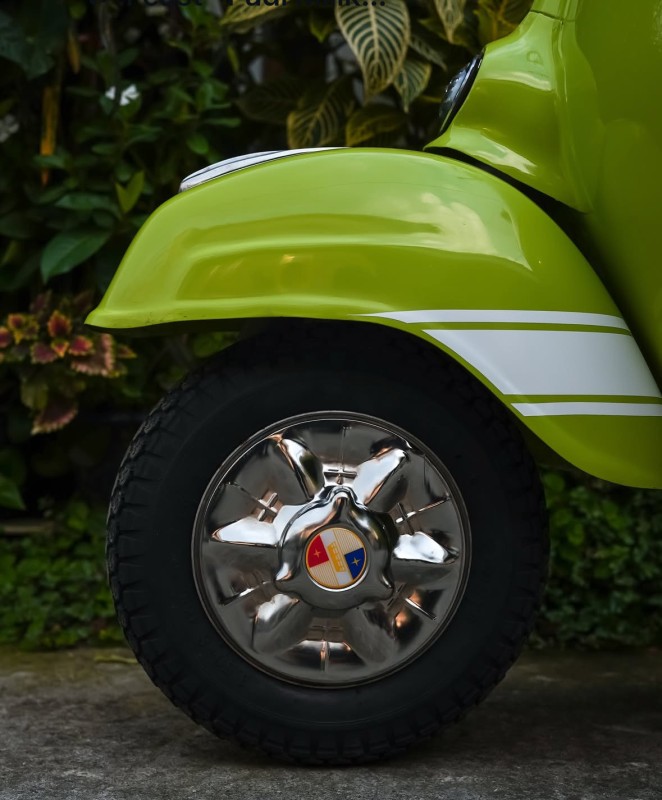 vespa super , vert pomme , restauration complète, carte grise française de collection, paris 