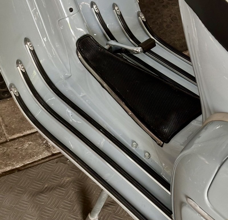 vespa sprint 1970, restauration complète, moteur d’origine. carte grise française de collection, proche de Rennes 