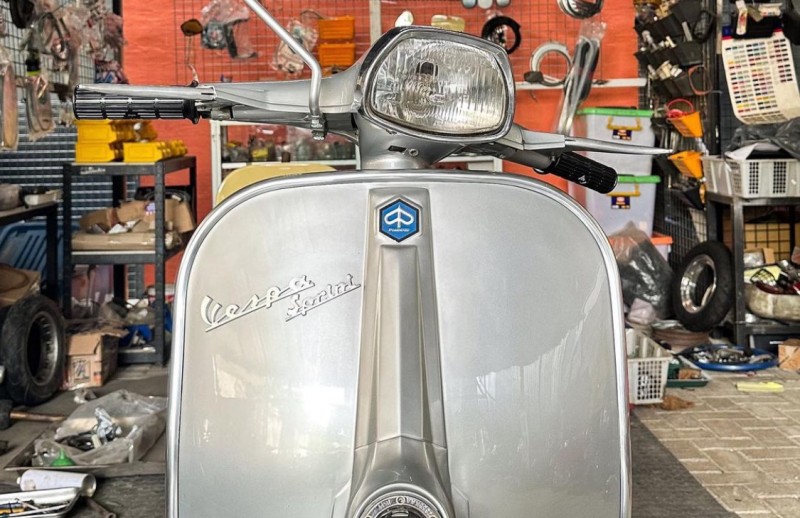 vespa sprint 125 ,1970 , entièrement restaurée, carte grise française collection. proche de Monaco 