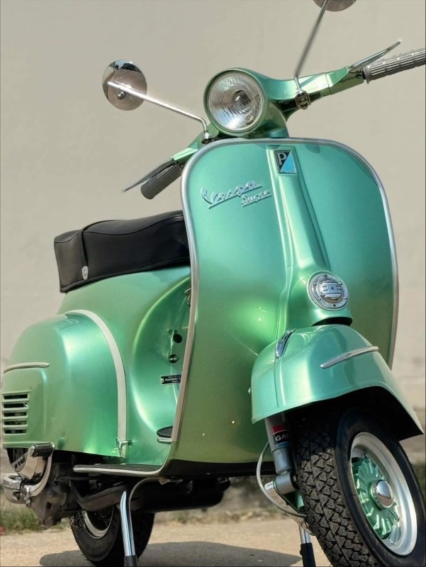 Vespa Super 1966 Vert Métallisé , carte grise de collection, Lilles (Restauration @lavespazienne)