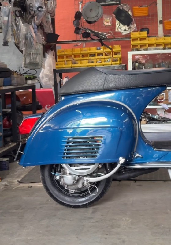 vespa super 66 , entièrement restaurée, carte grise française collection, proche de Deauville 