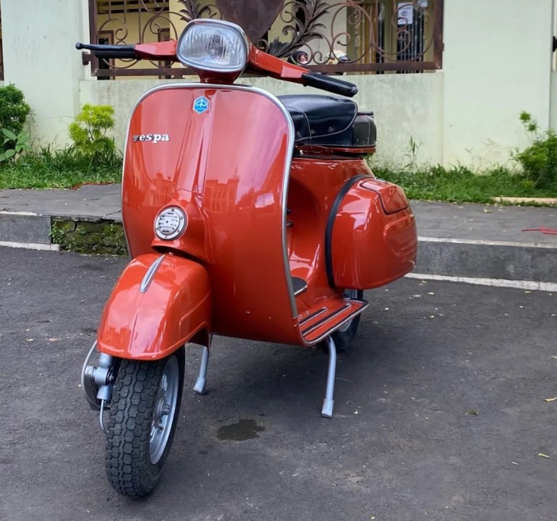vespa super 150 , restauration complète, carte grise de collection, proche de paris. 