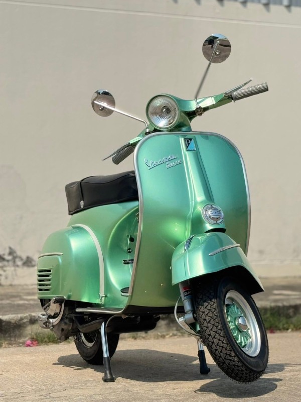 Vespa Super 1966 Vert Métallisé , carte grise de collection, Lilles (Restauration @lavespazienne)