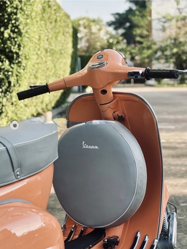 Vespa Sprint Veloce 1975 couleur saumon – Restauration personnalisée , carte grise collection, Paris 