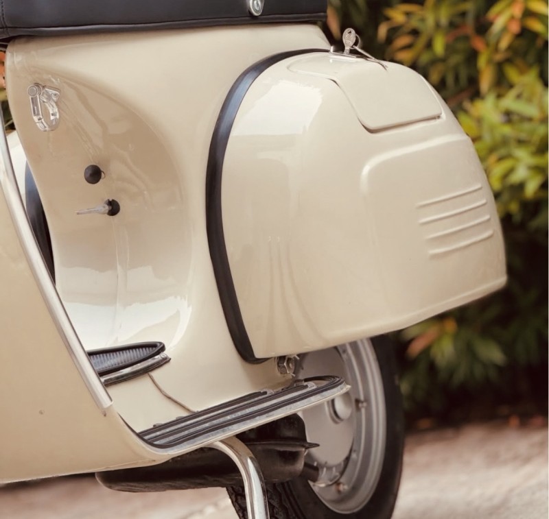 vespa super 1968, restauration complète, certificat piaggio, proche de Dijon 