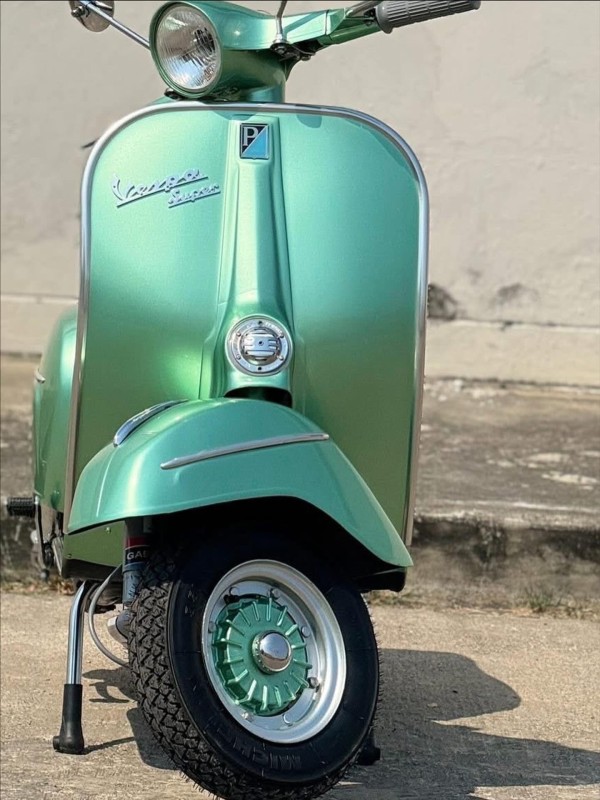 Vespa Super 1966 Vert Métallisé , carte grise de collection, Lilles (Restauration @lavespazienne)