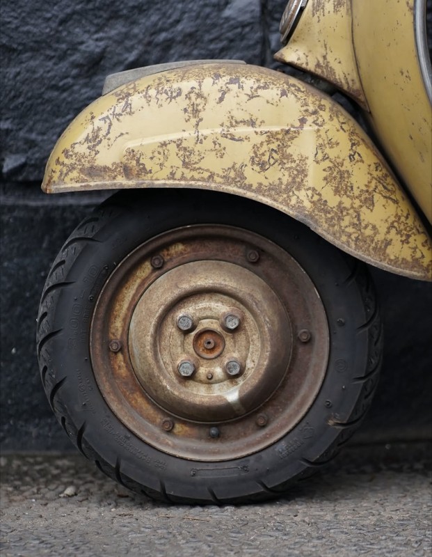 Chiner une Vespa ancienne : trouver des modèles authentiques et rares chez la Vespazienne 
