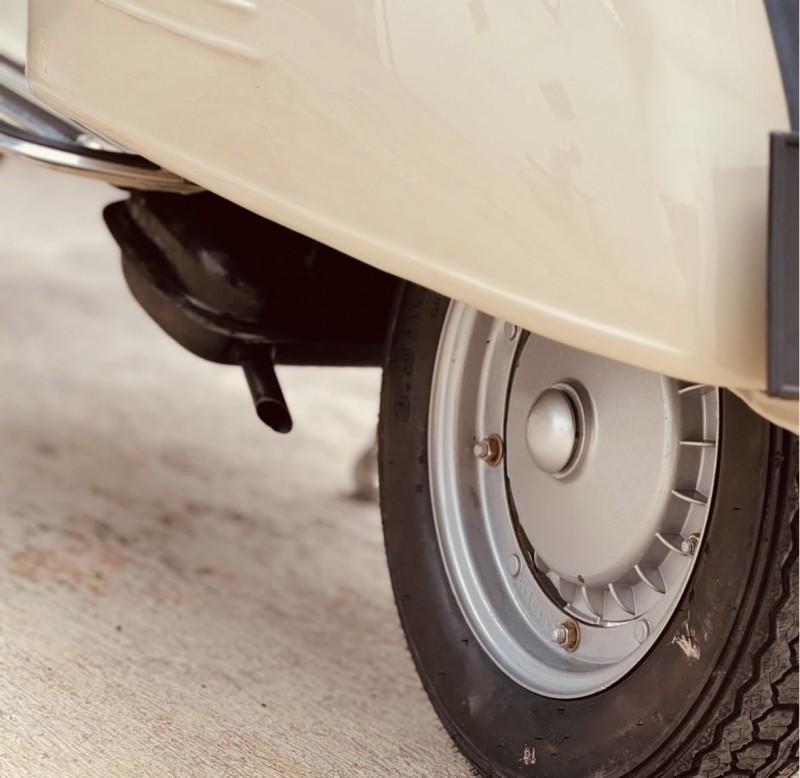 vespa super 1968, restauration complète, certificat piaggio, proche de Dijon 