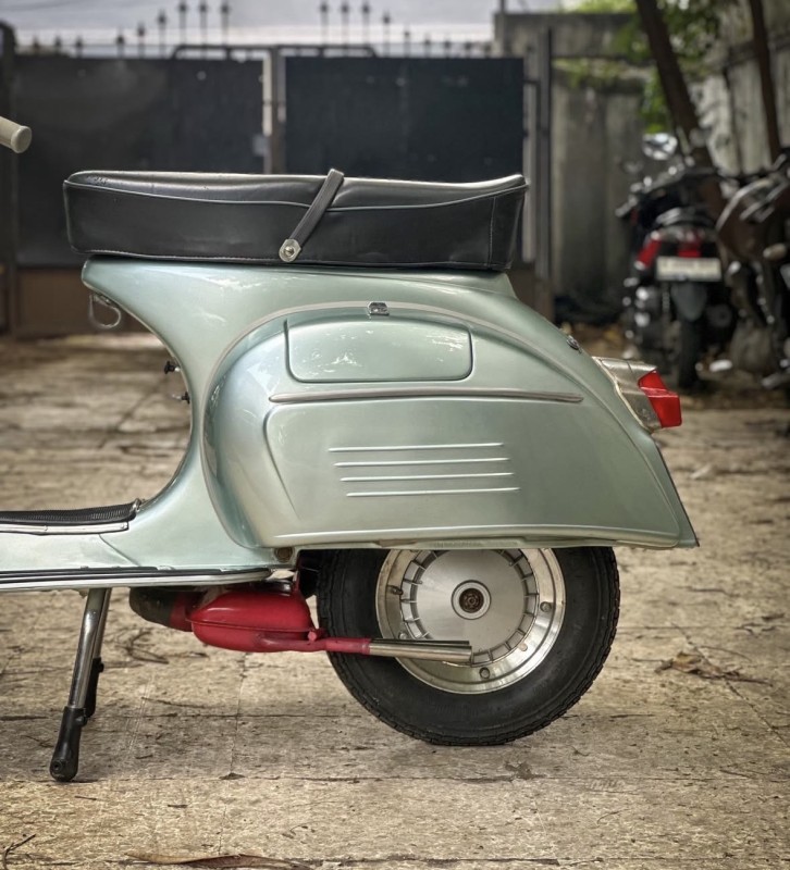 ???? Vespa Type S : l’icône intemporelle qui fait vibrer les passionnés de vintage, carte grise collection, Paris 