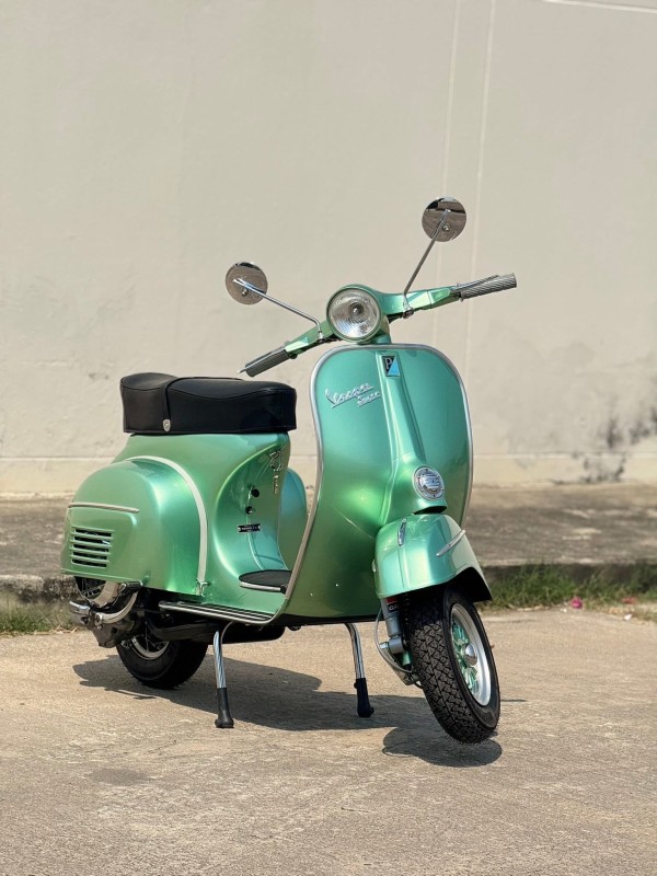 Vespa Super 1966 Vert Métallisé , carte grise de collection, Lilles (Restauration @lavespazienne)