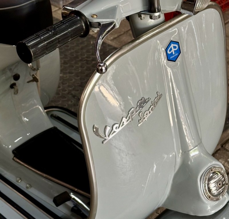 vespa sprint 1970, restauration complète, moteur d’origine. carte grise française de collection, proche de Rennes 