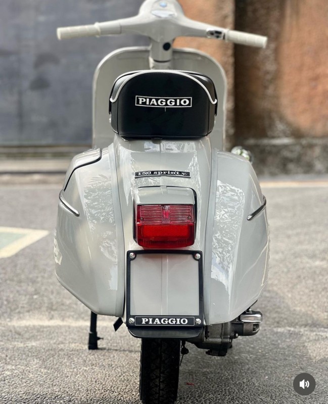 Vespa sprint véloce 1973 entièrement restaurée. proche de Biarritz 