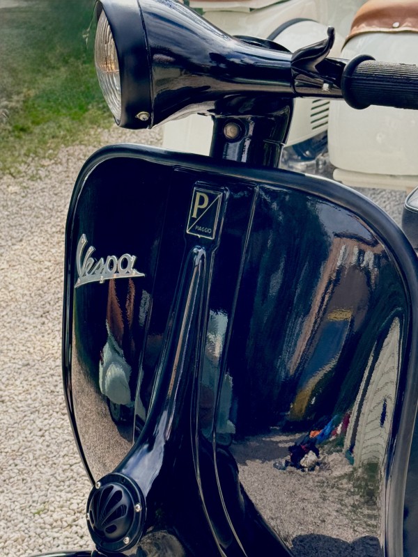 ⚫ Vespa All Black sur mesure – L’icône italienne réinventée par @lavespazienne, disponible immédiatement, carte grise collection 