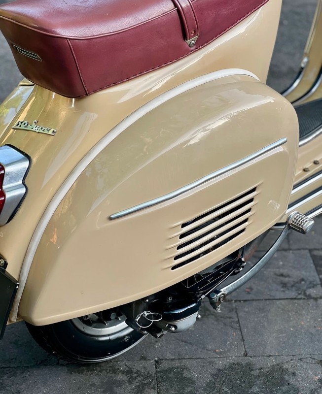 vespa super 66, entièrement restaurée proche de Biarritz. carte grise collection 