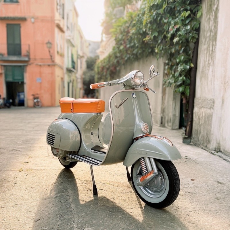Vespa Gris Perle & Orange Hermès : Quand le luxe français rencontre l’icône italienne, Paris , carte grise collection, restauration complète 