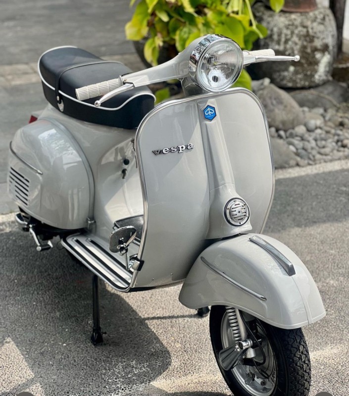 Vespa sprint véloce 1973 entièrement restaurée. proche de Biarritz 