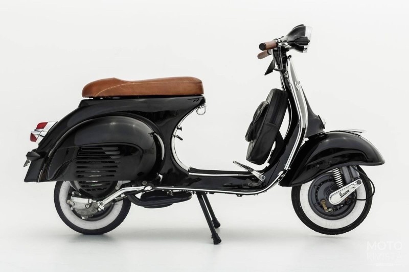 Vespa VBB 1965 , noire , entièrement restaurée – Icône vintage personnalisée en finition , proche de bordeaux