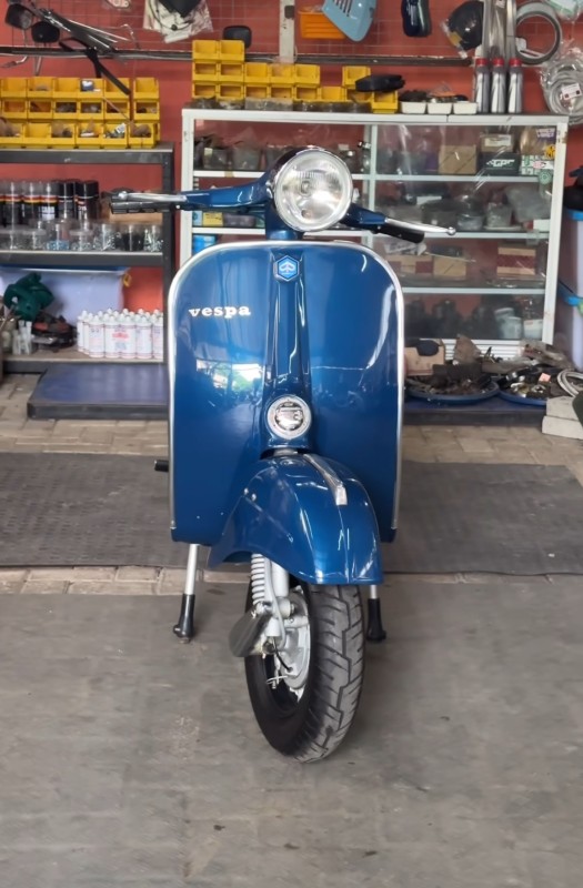 vespa super 66 , entièrement restaurée, carte grise française collection, proche de Deauville 