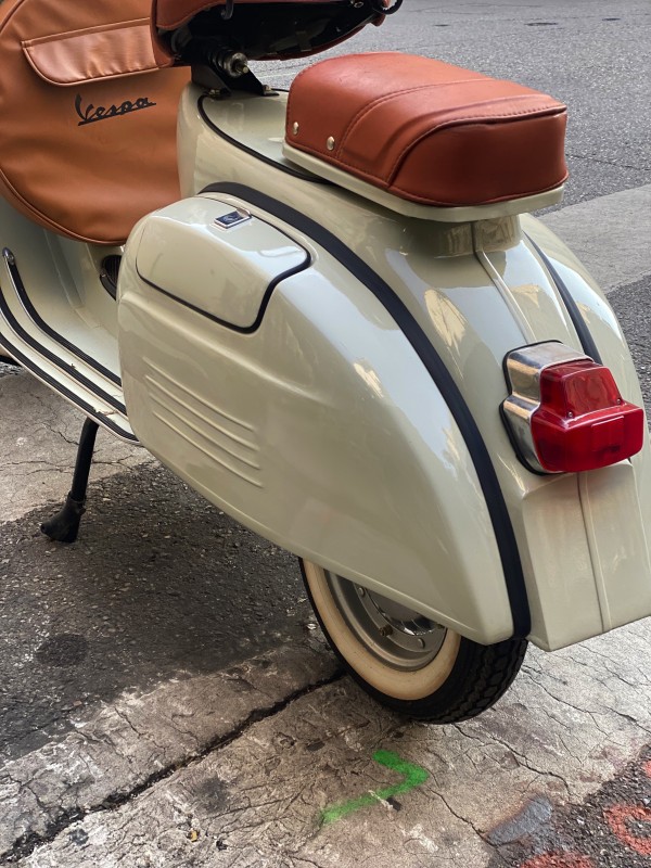 vespa Gt , entièrement restaurée,125cc, carte grise française collection proche de Nice 