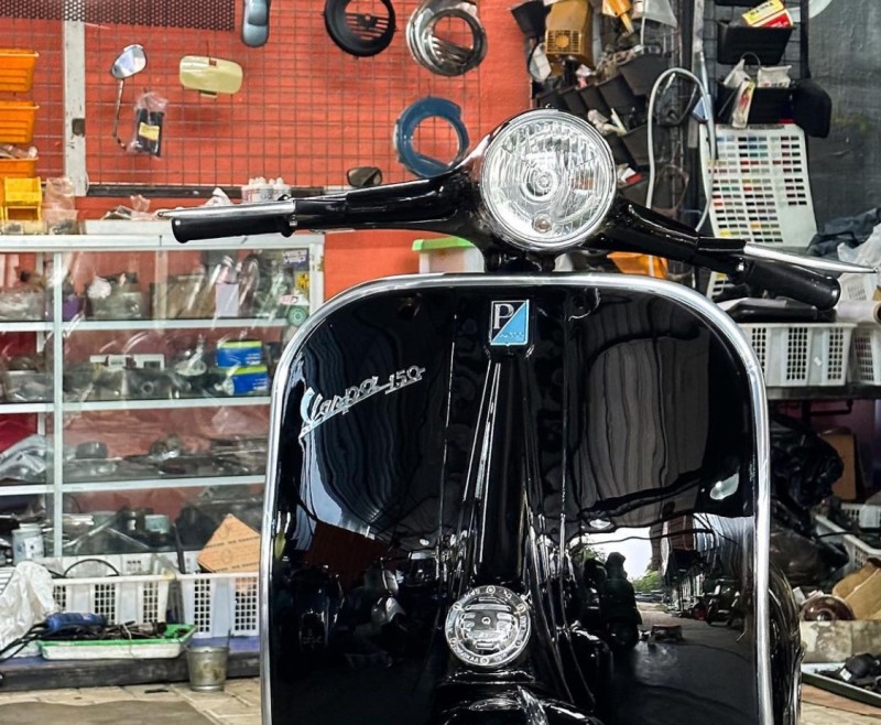 Vespa VBB 150cc
entièrement restaurée . carte grise française collection. proche de Lille 