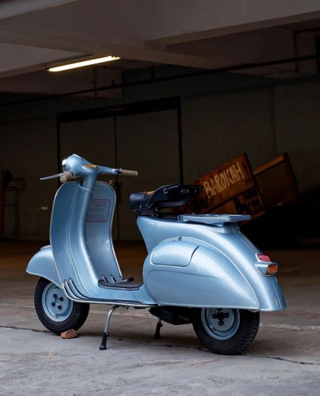 Vespa VNA 1959 entièrement restaurée proche de paris 