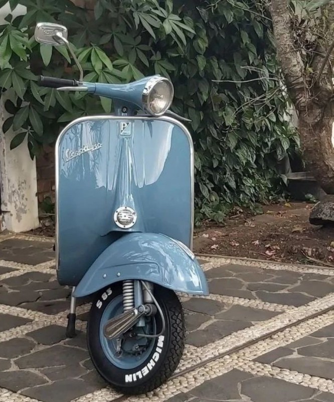 Vespa VBB 1965 ,entièrement restaurée , carte grise française collection, proche de Monaco 