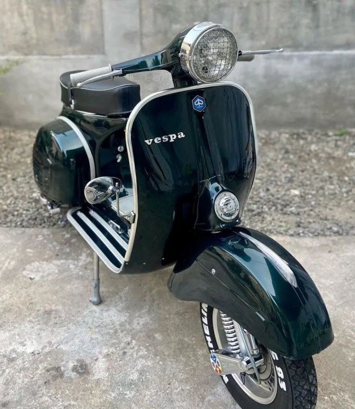 Vespa sprint 150cc , carte grise française collection. entièrement restaurée. Paris 