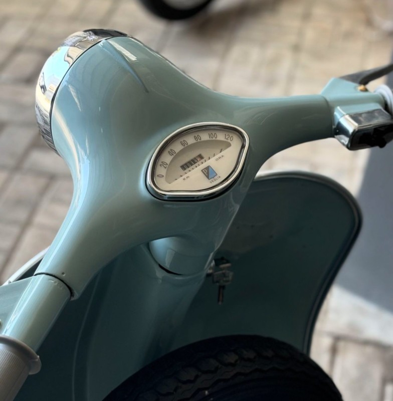 vespa VBB année 66 - entièrement restaurée à neuf . carte grise collection. proche de Rouen 