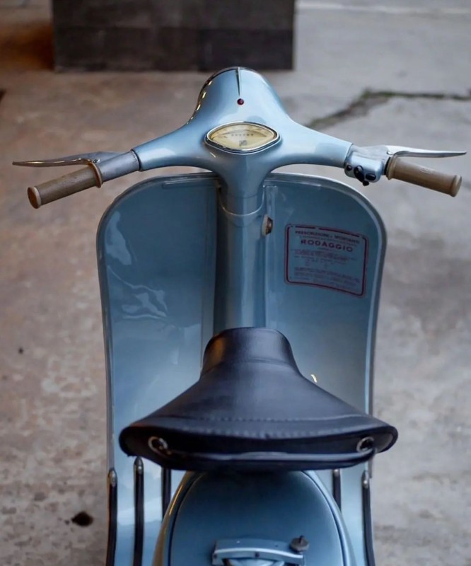 Vespa VNA 1959 entièrement restaurée proche de paris 