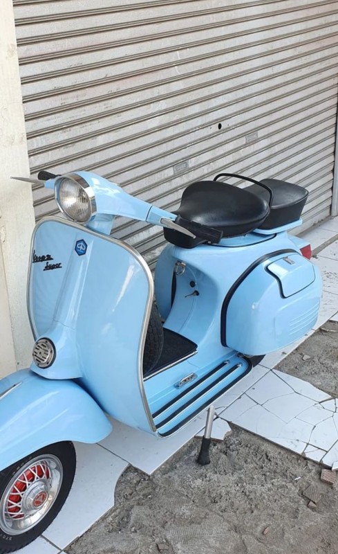 vespa type sprint entièrement restaurée, carte grise française collection proche de paris 