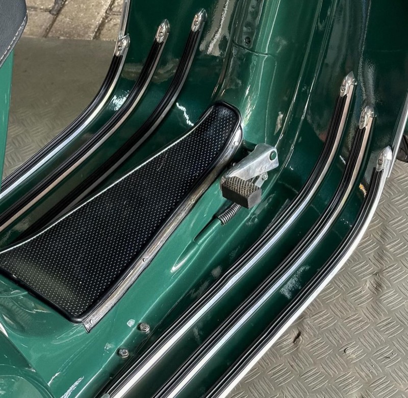 vespa sprint véloce 1974, entièrement restaurée, proche de Paris . carte grise française collection 