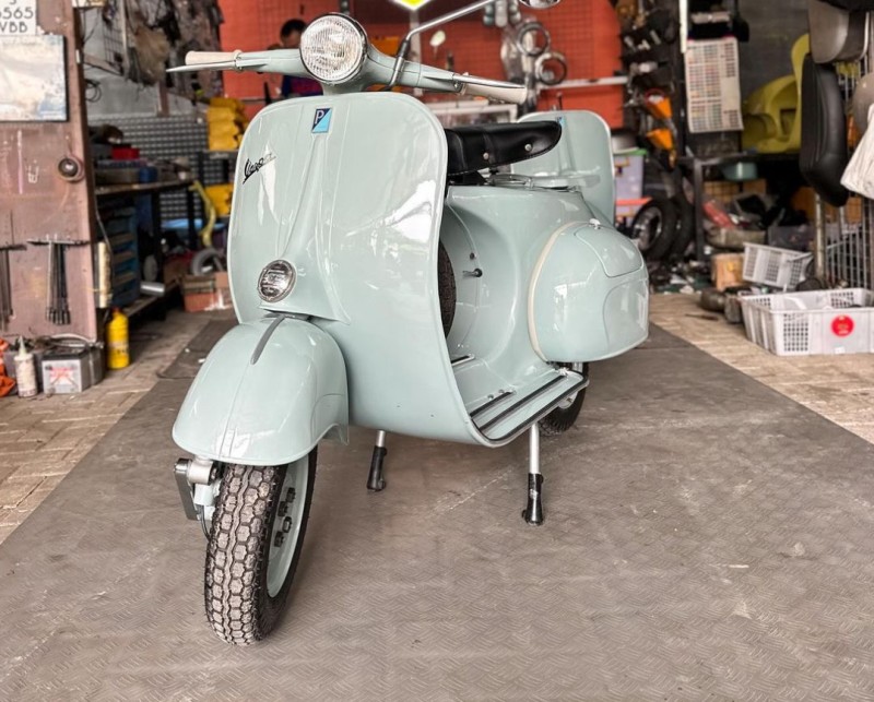 vespa Vbb 150cc vendue et livrée proche de Grenoble . sur commande. carte grise française collection 