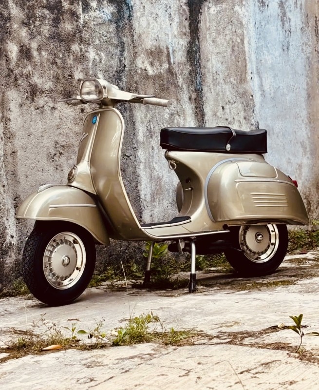 vespa sprint véloce, 1971 , restauration complète, carte grise collection, proche de Strasbourg.