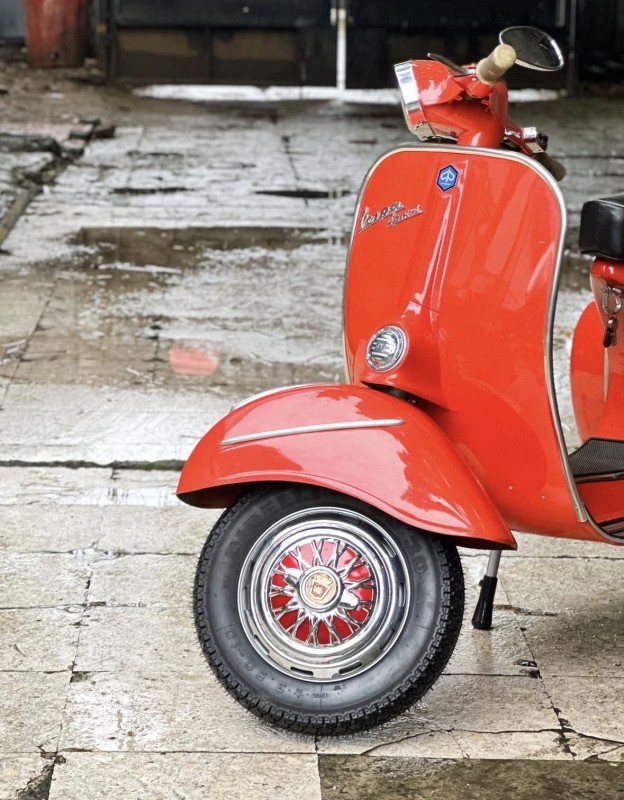 La Restauration de la Vespa Sprint 1970 : L’Art de Faire Revivre une Icône Italienne
carte grise de collection, proche d Antibes 