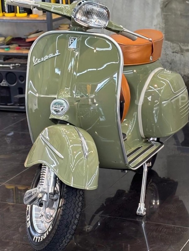 Vespa Sprint S 1968 : Quand le Véritable Luxe Prend la Route vers Monaco, carte grise collection, restauration complète 