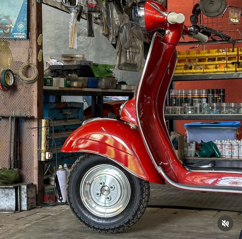 vespa VBB 150cc  entièrement restaurée, personnalisée, certificat d’authenticité, carte grise de collection, proche de saumur 
