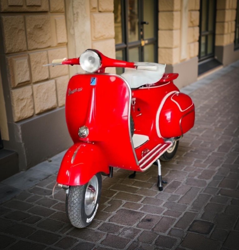 Prenez la route avec style – en Vespa vintage ! Vespa VBB ,restauration complète, carte grise collection proche de St Tropez