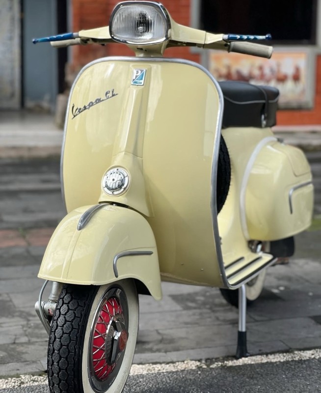 ✨ Vespa GL 1964, entièrement restaurée, certifiée d origine, carte grise collection, proche de Reims 