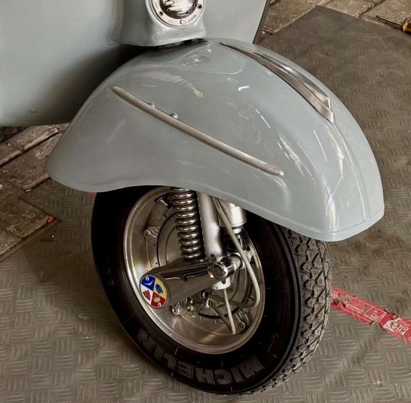 vespa sprint 1970, restauration complète, moteur d’origine. carte grise française de collection, proche de Rennes 