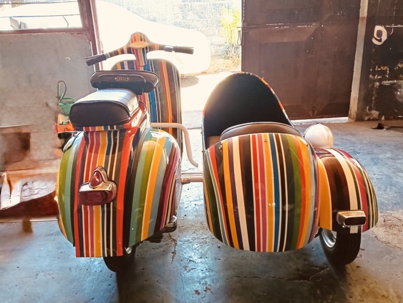 Vespa Custom : Quand l’Art Rencontre la Légende Italienne

Une Vespa Unique Qui Fait Tourner Toutes les Têtes, restauration complète, carte grise collection,Paris 