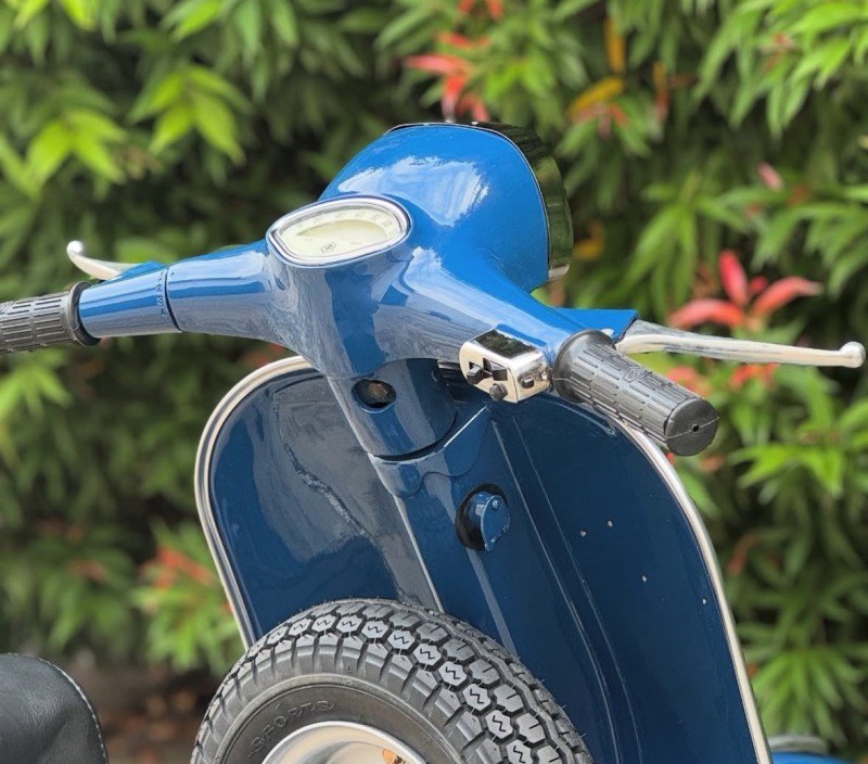 vespa super collection, carte grise française, proche de Monaco 