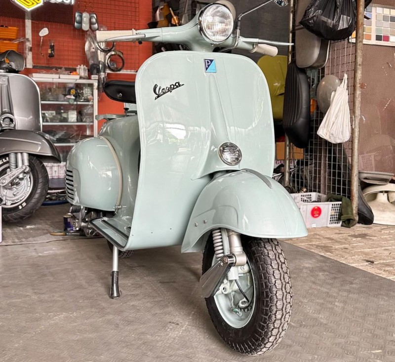 vespa Vbb 150cc vendue et livrée proche de Grenoble . sur commande. carte grise française collection 