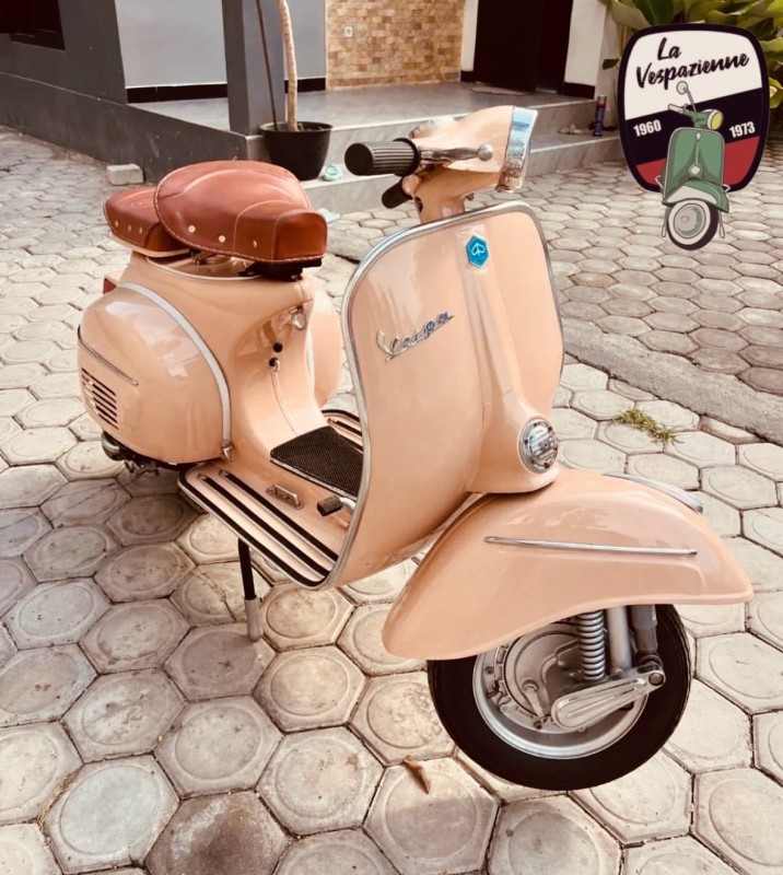 vespa sprint 1970 entièrement restaurée, proche de Bordeaux, carte grise française de collection, commande personnalisée 