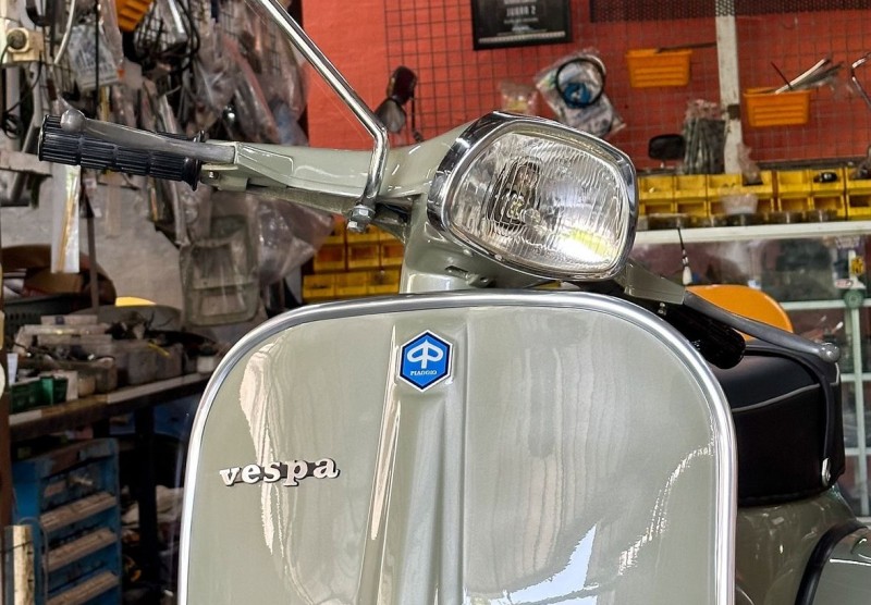 vespa sprint 150cc , carte grise de collection, restauration complète personnalisée, Paris 