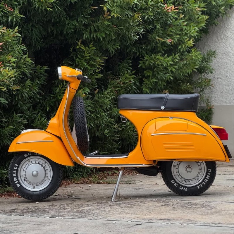 Vespa Sprint 1976 restaurée – Une icône vintage désormais livrée  à Paris, carte grise collection, restauration complète 