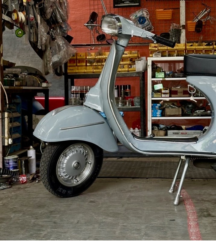 vespa sprint 1970, restauration complète, moteur d’origine. carte grise française de collection, proche de Rennes 