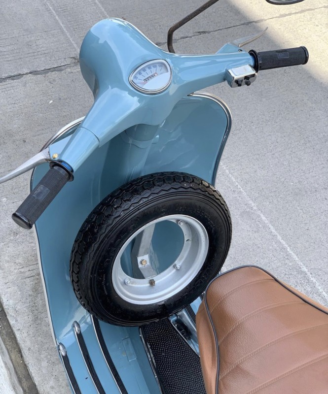 vente de vespa type sprint, entièrement restauré, carte grise française collection, proche de Monaco 
