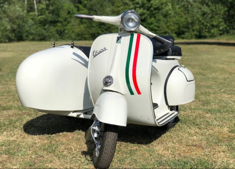 Sidecar personnalisé hôtel , restaurant, maison de haute couture , certificat d origine piaggio, paris 