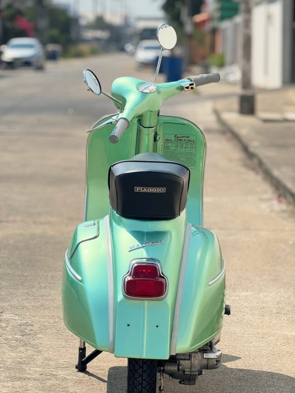 Vespa Super 1966 Vert Métallisé , carte grise de collection, Lilles (Restauration @lavespazienne)